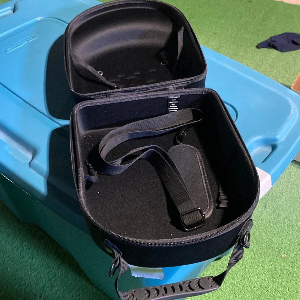 Hat carrier by Lids